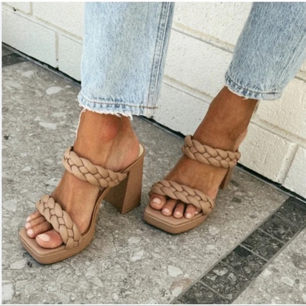 Dolce Vita Ashby Sandal - Size 8